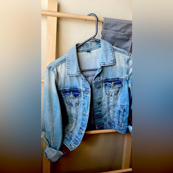 American eagle Denim Jacket - Picture 2 of 2